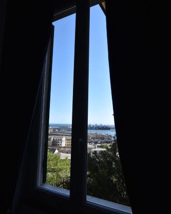 La Casa Sulla Mattonata cozy apartment on a traditional Genoese path, with a nice view and close to Principe Station