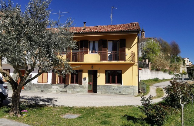 La Casina di Langhe e Roero Traditional Piemonte House