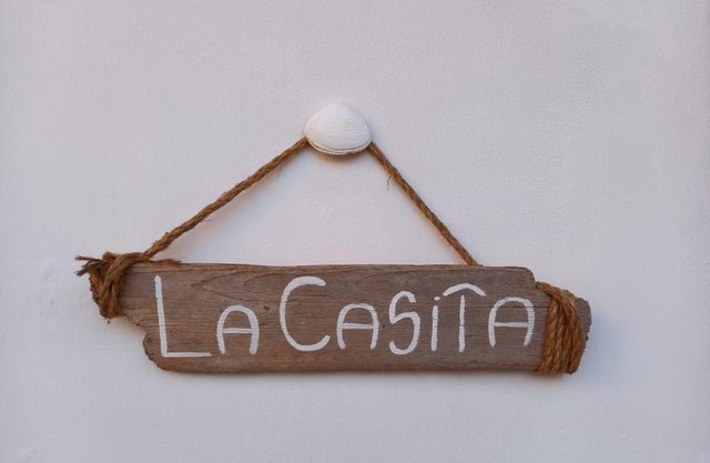 "La Casita", 2 Floors Apartment, Private Parking 1 car OR 2 Bikes, Air-Cond and Terrace