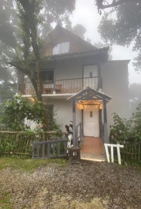 La Casona entre el Bosque