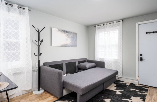 LA Chic Studio: Echo Park Haven