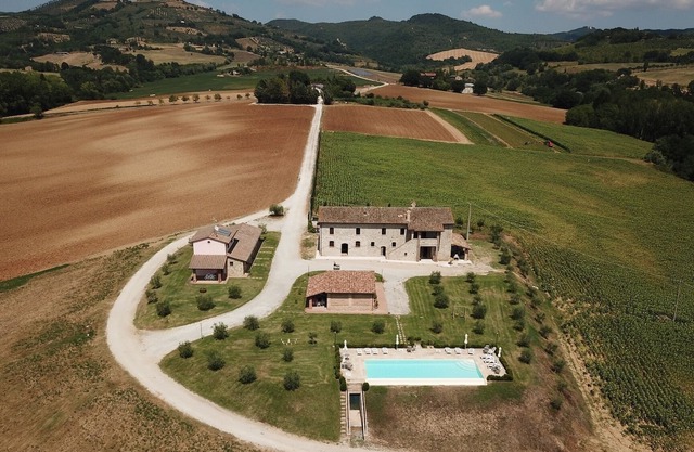 La Collina del Sole Wunderschönes umbrisches Anwesen mit Infinity-Pool für 11 Gäste
