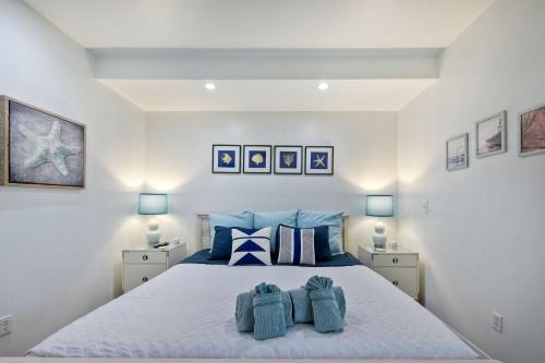 La Costa Escape - Pool, BBQ, Gated Parking