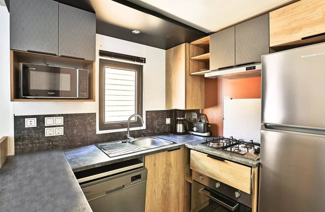 La Croix du Vieux Pont campsite***** - Mobil-home Premium Azure 4 rooms 6 people air-conditioned