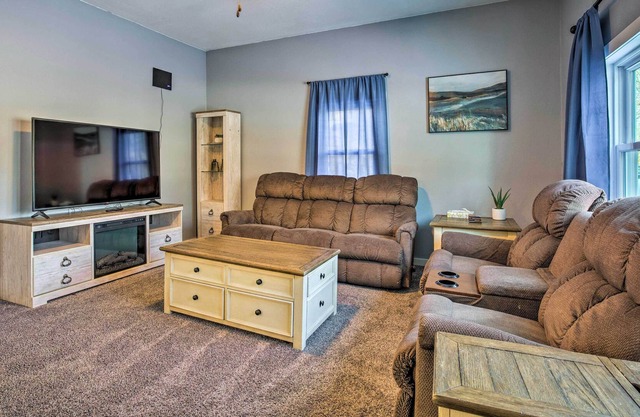 La Crosse Vacation Rental on French Island!