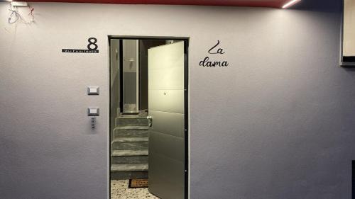 La Dama A Piazza Bengasi
