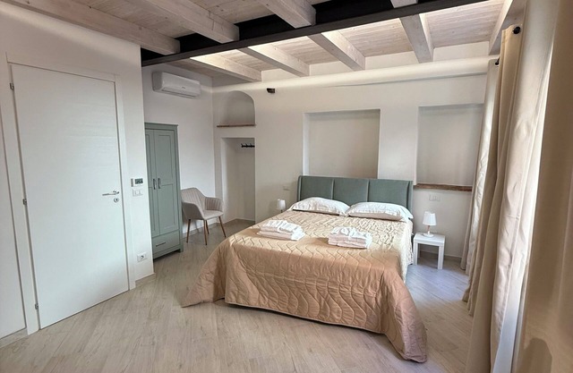 La Dimora di Roberta is located within walking distance of the Fortress and the historic center.