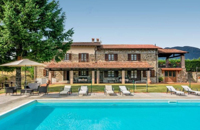 La Fenice - 08 pax by Interhome