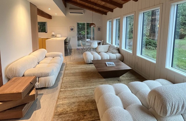 La Finca | Surf retreat in Shirley! Unique & modern home close to Jordan River.