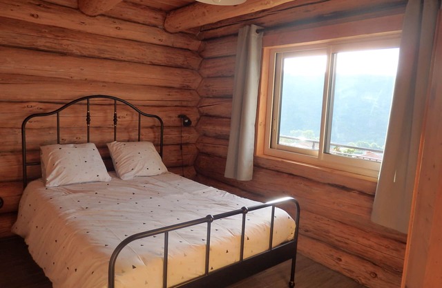 LA FUSTITI - ROCK CHALET IN BLESLE (KLASSE PLUS SCHÖNES DORF FRANKREICHS)