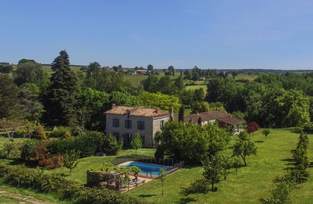 La Gravouse: Herrenhaus mit privatem Pool und Tennisplatz inmitten der Weinreben