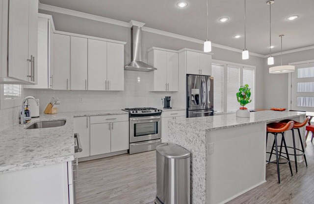 LA House 3 beds Modern Comfort Meets Cozy Charm