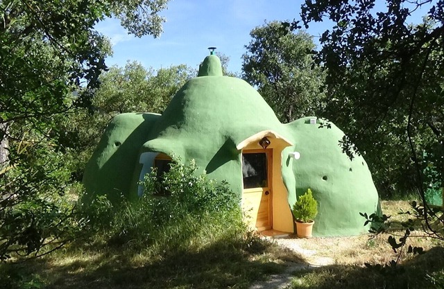 Altes Ferienhaus mit kühlem Innenhof und Dachterrasse