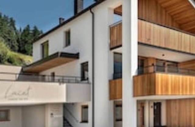 LAIET LUXUS-CHALET (2P) AM SEE / Ferienhaus mit 200qm