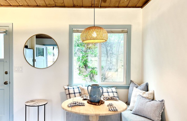 La Jolla Sea Cottage - walk to the beach and downtown