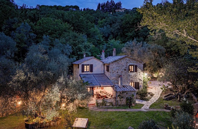 La Leopoldina 6, Emma Villas