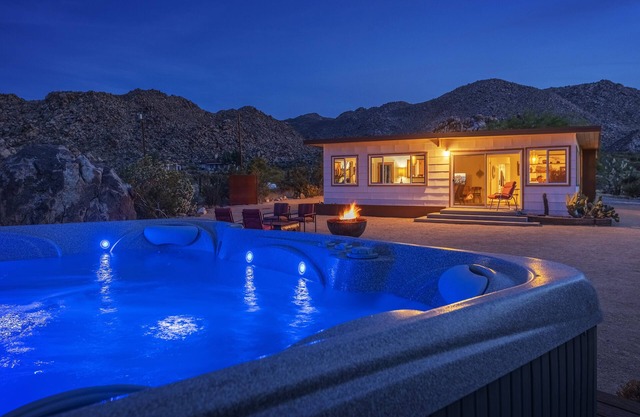 🌵La Luna Azul - A Private Home in the Boulders w/ Hot Tub, Fire Pit and BBQ🌵