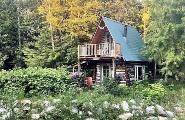 La Luna Tiny Cabin