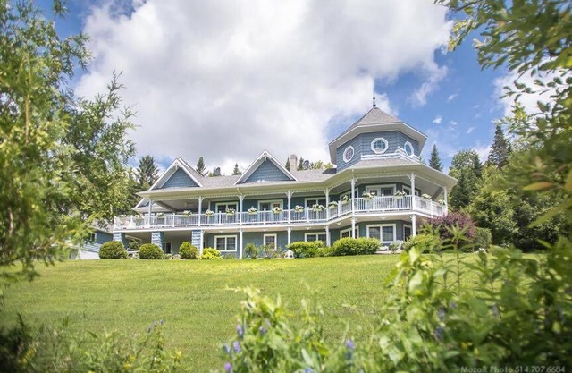 La Maison Bleue du Lac Wallace