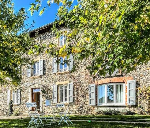 La Maison d'Arlette - Maison d'Hôte et Gite au coeur de l'Isère à 10 mn de Voiron, capitale de la Chartreuse, et du Lac de Paladru