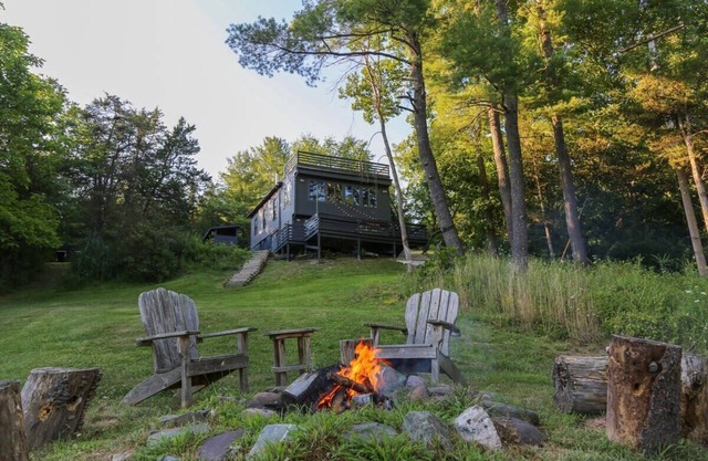 La Maison - Stylish Schoolhouse near Hudson