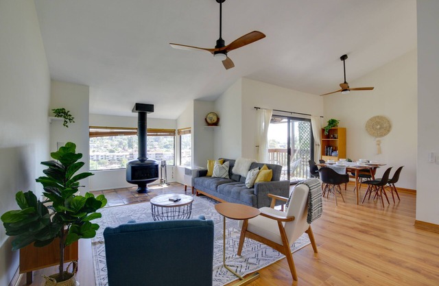 Pet-Friendly La Mesa Townhome: 15 Mi to San Diego!