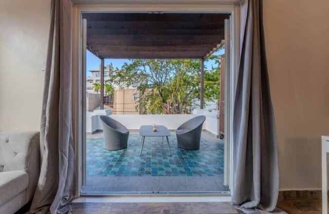 La Mona Suites 1 Bedroom Apartment with Rooftop Terrace