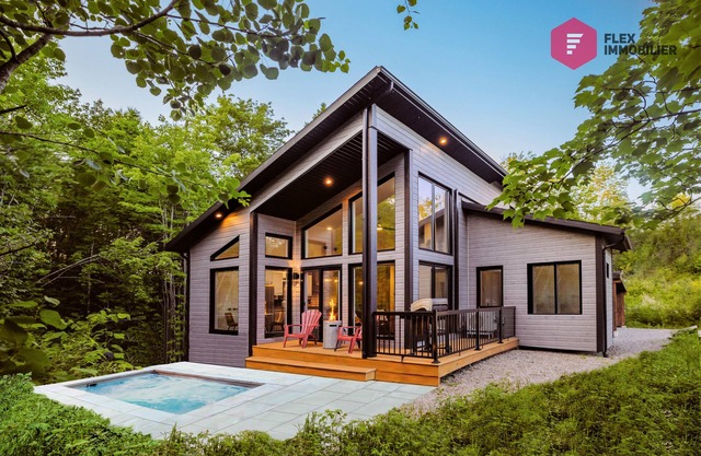 ⭐ La North Star de Portneuf 🌟 Private SPA in forest Pool Sauna Billiards ⭐