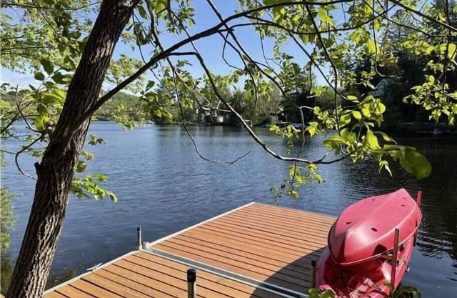 La P'tit Baie-Waterfront-Petit Lac Brompton