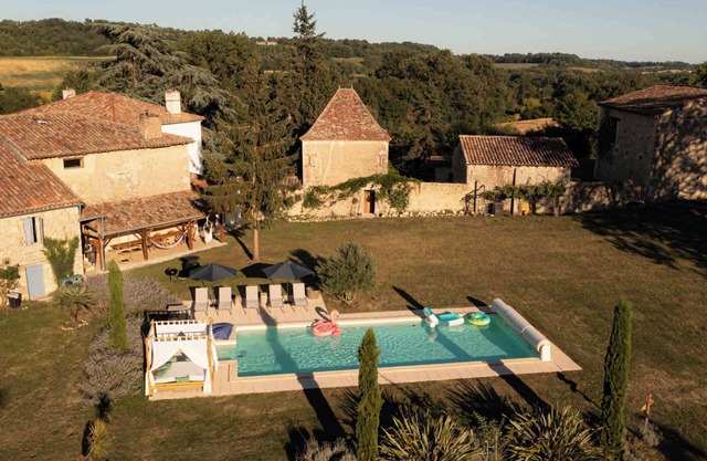 Nature cottage with pool and spa