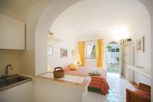 La Piccola, Capri