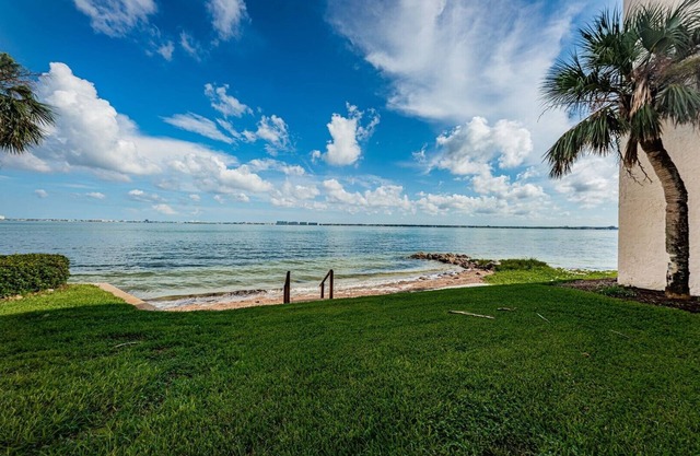 La Puerta 'Happiness' is a Day at the Beach