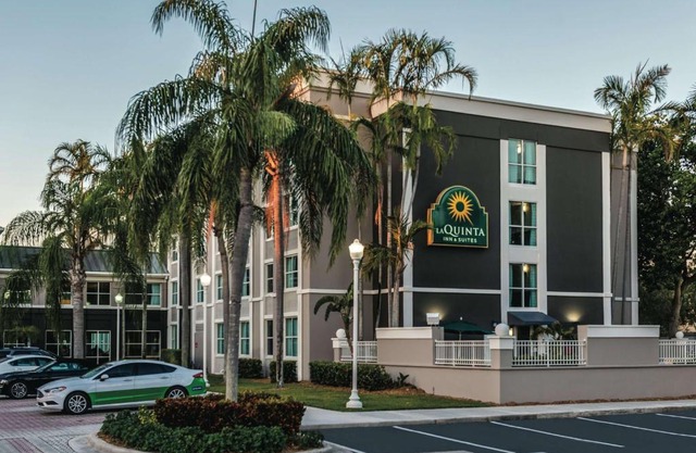 La Quinta by Wyndham Plantation at SW 6th St