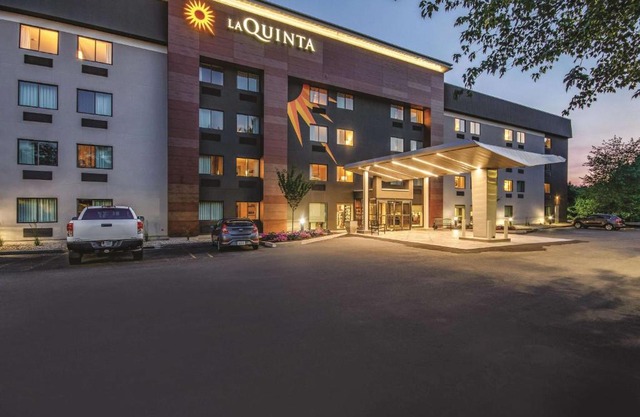 La Quinta by Wyndham Hartford Bradley Airport