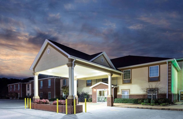 La Quinta Inn by Wyndham Calhoun South I-75