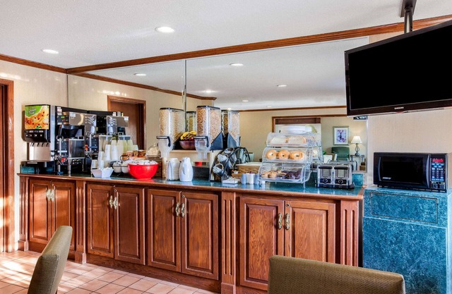 La Quinta Inn by Wyndham Detroit Southgate