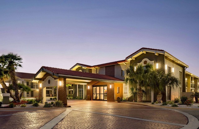 La Quinta Inn by Wyndham Victoria