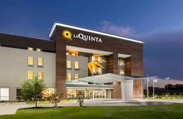 La Quinta Inn & Suites by Wyndham College Station North