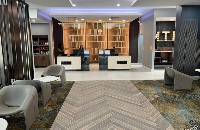 La Quinta Inn & Suites by Wyndham Manchester / Arnold AFB