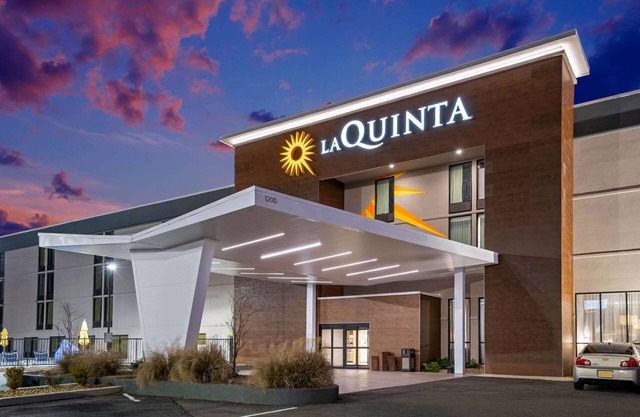 La Quinta Inn & Suites by Wyndham Columbus MS