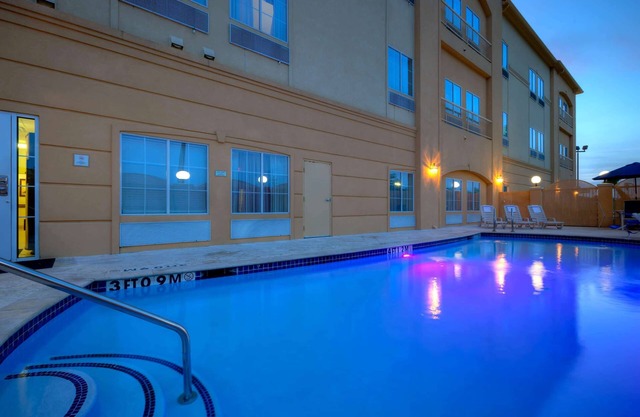 La Quinta Inn & Suites by Wyndham Houston New Caney