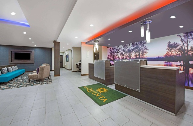 La Quinta Inn & Suites by Wyndham Lake Charles - Westlake