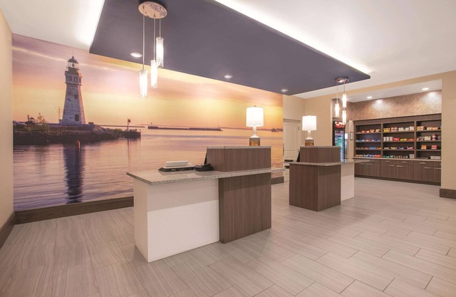 La Quinta Inn & Suites by Wyndham Buffalo Amherst