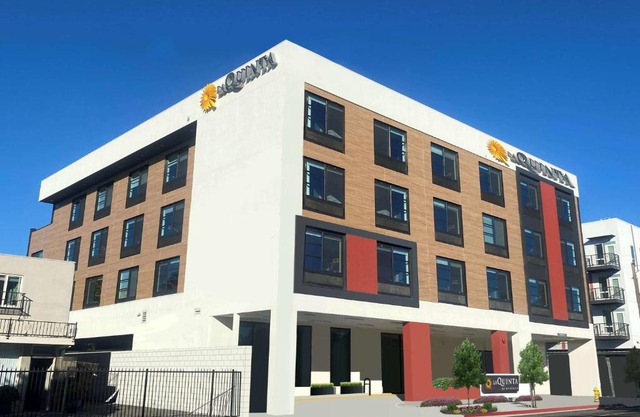 La Quinta Inn & Suites by Wyndham San Jose Airport-Downtown
