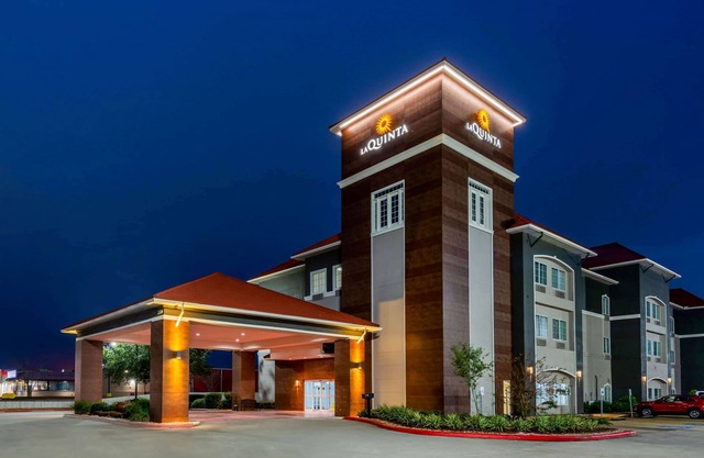 La Quinta Inn & Suites by Wyndham Orange