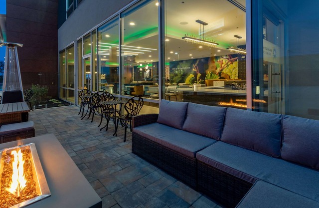 La Quinta Inn & Suites By Wyndham Galt Lodi North