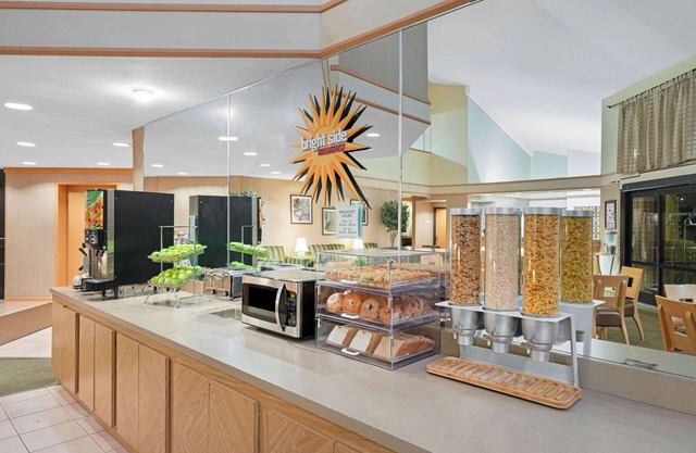 La Quinta Inn & Suites by Wyndham Salt Lake City - Layton