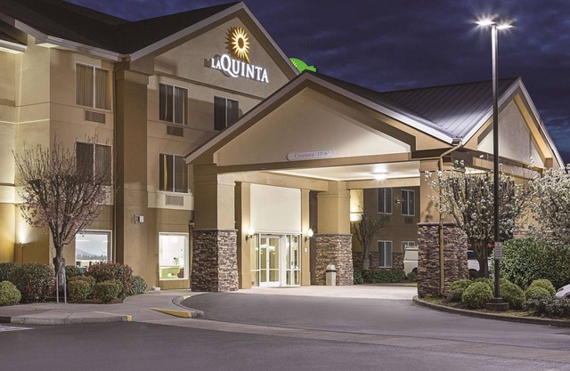La Quinta Inn & Suites by Wyndham Central Point - Medford
