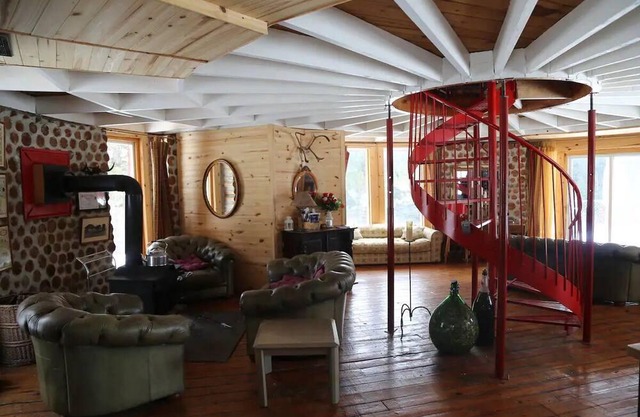La Rotonde - Self-sufficient circular log cabin