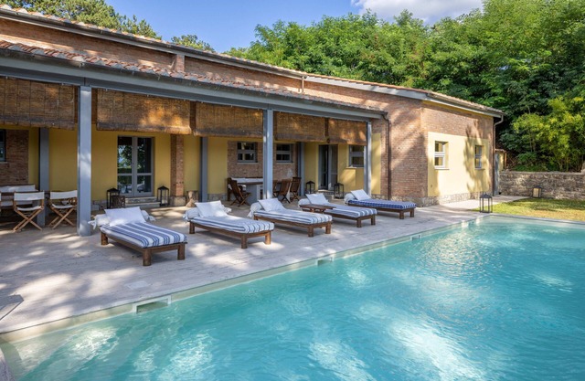 La Scuola - Spacious villa with swimming pool